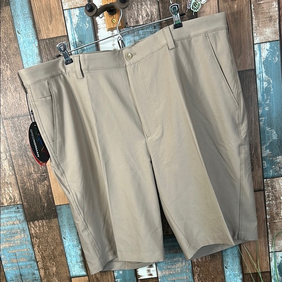 Greg Norman 40 stretch Men's Tan Shorts - Picture 9 of 12